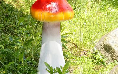 公园仿真玻璃钢彩绘蘑菇雕塑