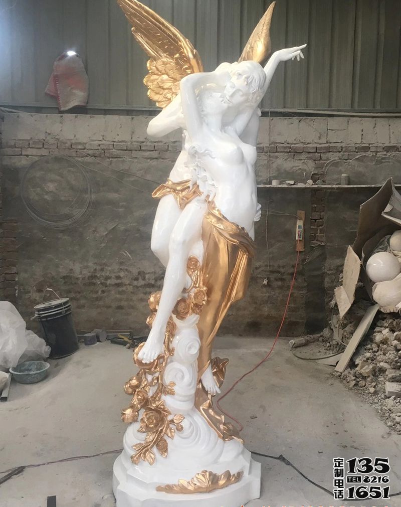 欧式花园玻璃钢亲吻的西方爱神雕塑 欧式花园玻璃钢亲吻的西方爱神雕塑