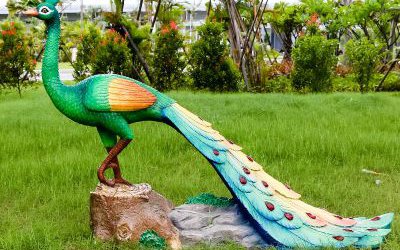 景区草坪玻璃钢彩绘仿真孔雀雕塑