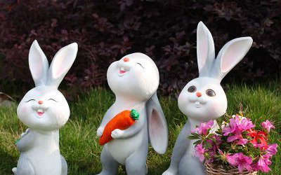 园林三只呆萌卡通玻璃钢兔子雕塑