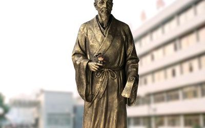 校园药圣李时珍玻璃钢仿铜雕塑