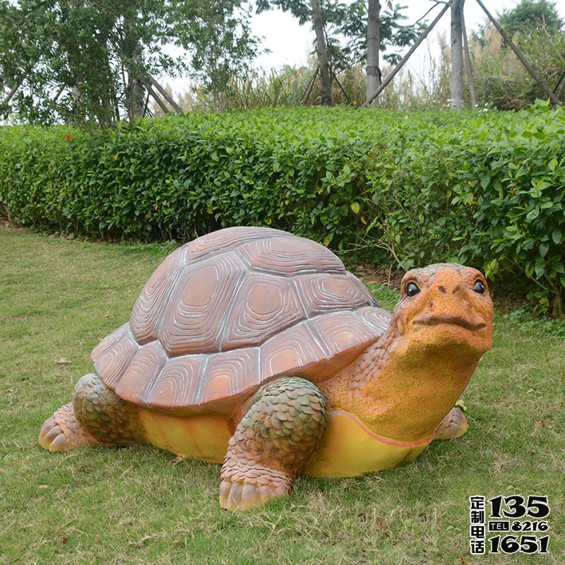 景区草坪玻璃钢仿真动物爬行的乌龟雕塑