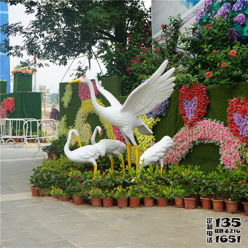 动物园广场创意玻璃钢鹤雕塑