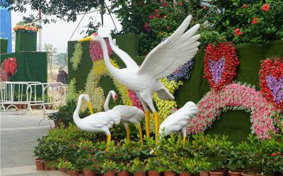 动物园广场创意玻璃钢鹤雕塑