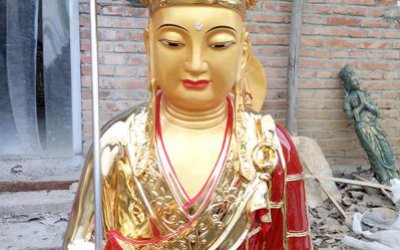 户外景区玻璃钢漆金地藏王雕塑