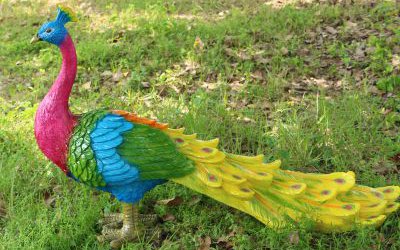 草坪玻璃钢彩绘孔雀雕塑
