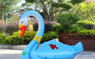 园林玻璃钢卡通蓝天鹅座椅雕塑