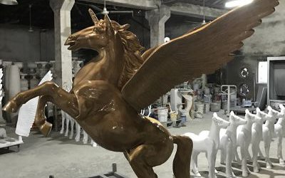 城市街道玻璃钢仿铜飞马雕塑