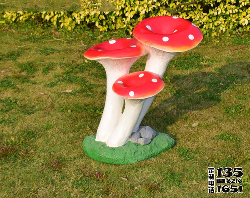 公园玻璃钢仿真蘑菇雕塑