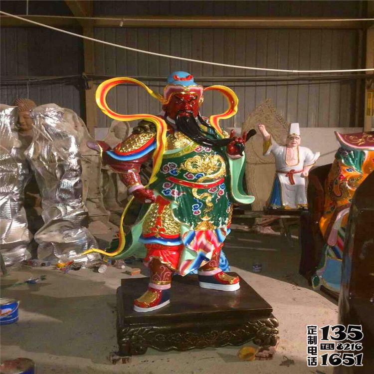 玻璃钢彩绘景区大型站立式关公雕塑 玻璃钢彩绘景区大型站立式关公雕塑