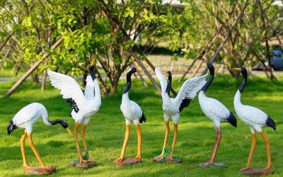 公园玻璃钢彩绘仿真仙鹤雕塑