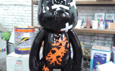 商场潮流创意彩绘玻璃钢卡通熊雕塑