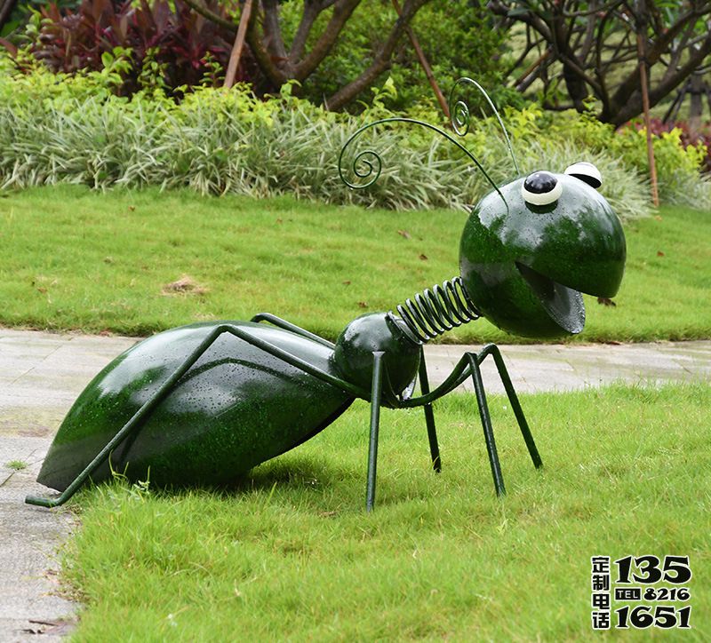 草坪绿色落尾玻璃钢抽象蚂蚁雕塑