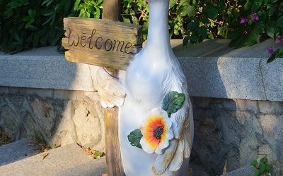 城市街道创意玻璃钢仿真卡通鸭子雕塑