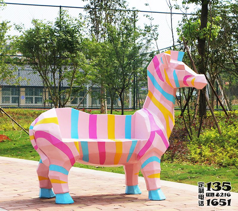幼儿园摆放的卡通斑马座椅雕塑 幼儿园摆放的卡通斑马座椅雕塑