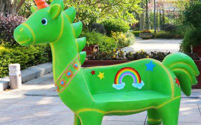 游乐园户外摆放玻璃钢卡通独角兽座椅雕塑