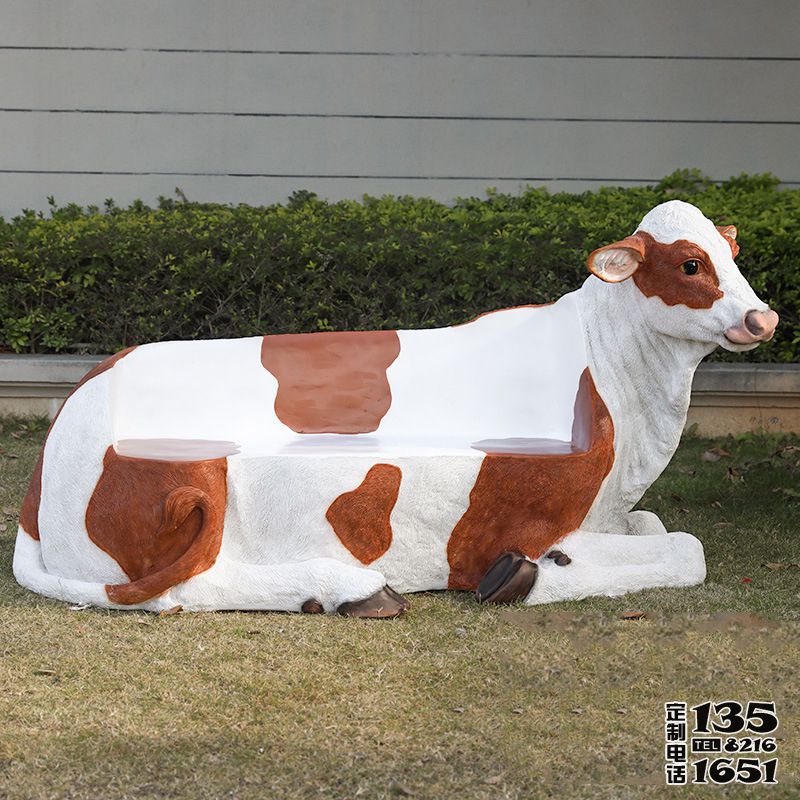 景区创意玻璃钢卡通奶牛座椅雕塑