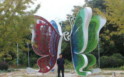户外景观玻璃钢彩绘大型蝴蝶雕塑
