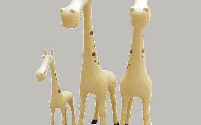 游乐场玻璃钢卡通长颈鹿雕塑