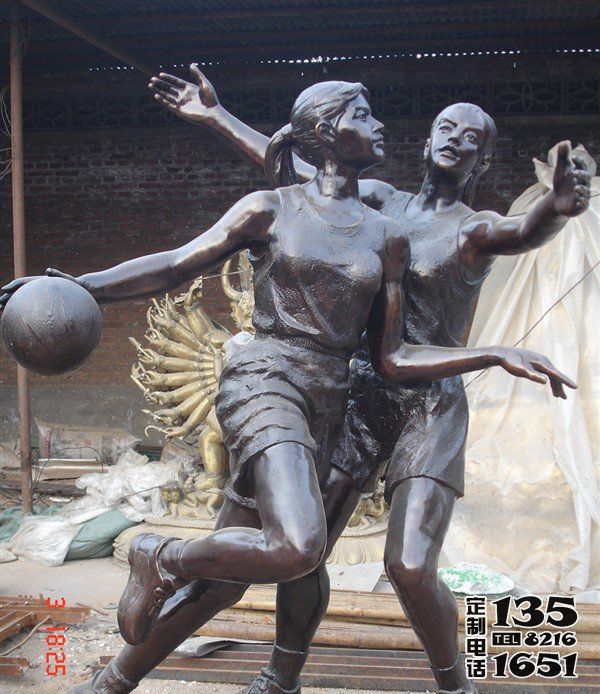 景区景观创意玻璃钢仿铜打篮球的人物雕塑