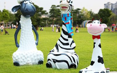 公园景观玻璃钢彩绘卡通动物雕塑