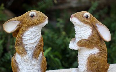 景区玻璃钢彩绘仿真兔子雕塑