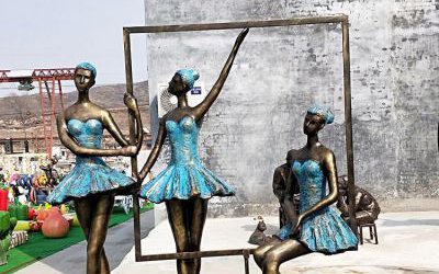 景区广场玻璃钢仿铜跳芭蕾的人物雕塑