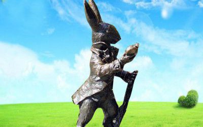 草坪装饰一只个性的玻璃钢仿铜兔子雕塑