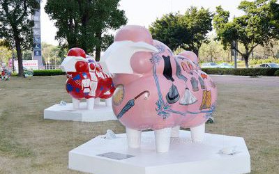 公园摆放的玻璃钢彩绘创意绵羊雕塑