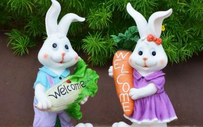 景区创意玻璃钢卡通彩绘兔子雕塑
