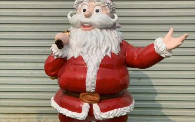 景区玻璃钢仿真彩绘圣诞老人雕塑