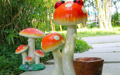 公园玻璃钢彩绘花盆蘑菇雕塑