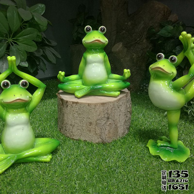 景区创意姿态各异的玻璃钢卡通青蛙雕塑 景区创意姿态各异的玻璃钢卡通青蛙雕塑