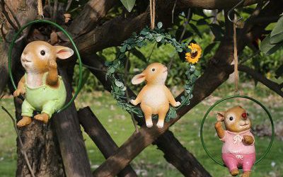 景区三只荡秋千的玻璃钢卡通兔子雕塑