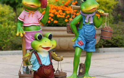 景区公园玻璃钢开通彩绘青蛙雕塑