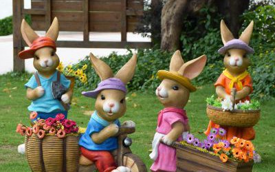 户外草坪玻璃钢彩绘兔子雕塑