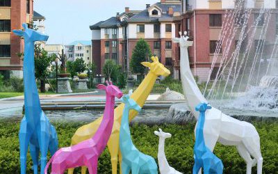 玻璃钢彩绘五颜六色的户外景观动物几何长颈鹿雕塑