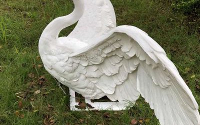 草坪创意仿真童趣玻璃钢天鹅雕塑