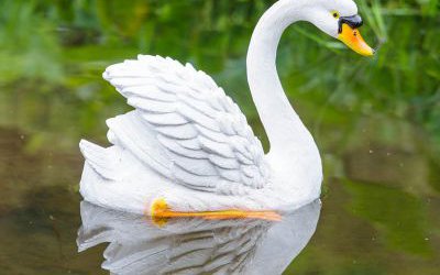 池塘庭院别墅水池仿真动物玻璃钢天鹅雕塑