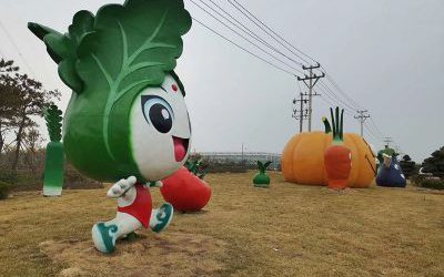 农场大型创意玻璃钢卡通蔬菜公仔雕塑