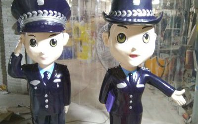 警校景区玻璃钢卡通警察人物雕塑