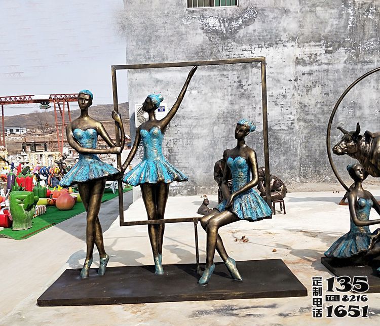 公园广场玻璃钢仿铜跳舞的女孩雕塑