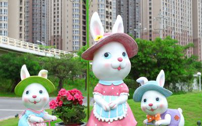 玻璃钢树脂彩绘公园草坪创意可爱卡通兔子雕塑