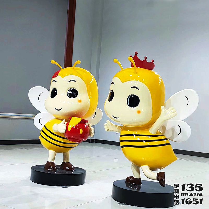 儿童学校操场创意戴王冠玻璃钢卡通蜜蜂雕塑 儿童学校操场创意戴王冠玻璃钢卡通蜜蜂雕塑