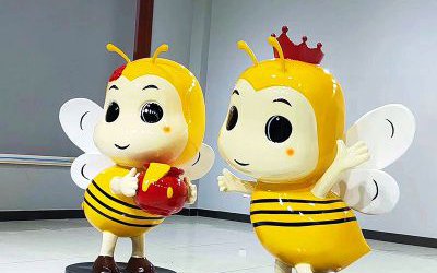 儿童学校操场创意戴王冠玻璃钢卡通蜜蜂雕塑