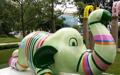 户外园林玻璃钢彩绘卡通大象雕塑