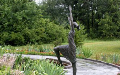 跳舞的女孩人物公园玻璃钢仿铜雕塑
