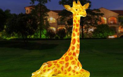 户外园林玻璃钢卡通夜晚照明长颈鹿雕塑
