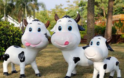 公园农场呆萌卡通玻璃钢牛雕塑