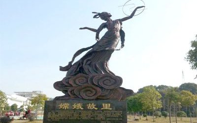 景区园林神话人物嫦娥奔月玻璃钢仿铜雕塑